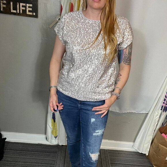 Jennifer Lopez silver sequin short sleeve top.  Size large - Picture 1 of 10